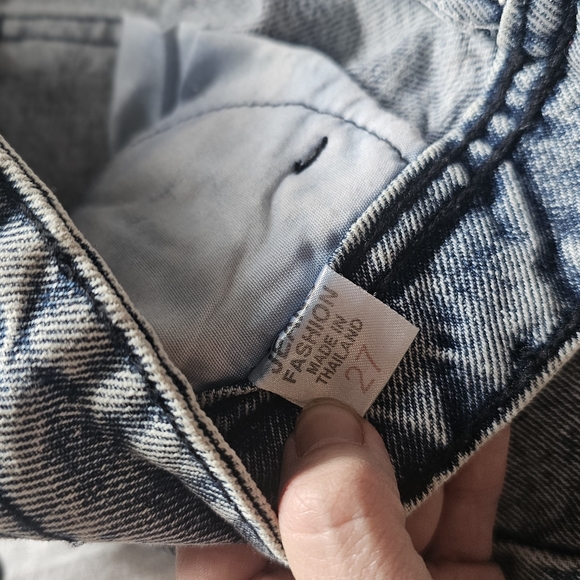 Jean Shorts - Picture 3 of 3